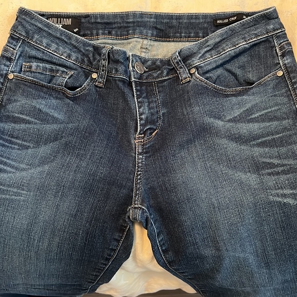 NWOT Rolled crop, low waisted William Rast ladies jeans - Picture 3 of 3